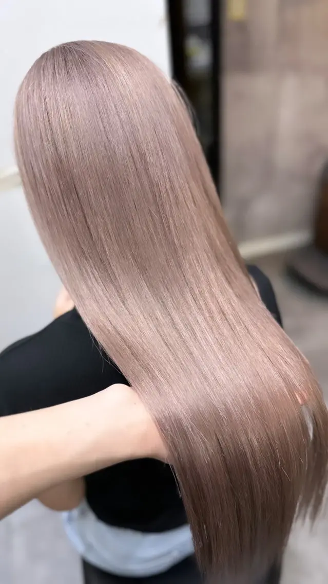 ロング カラー ベージュカラー ピンクカラー ピンクベージュ ヘアカラー トリートメント ヘアセット 難波ブリーチカラー 伊藤洋輝のヘアスタイル