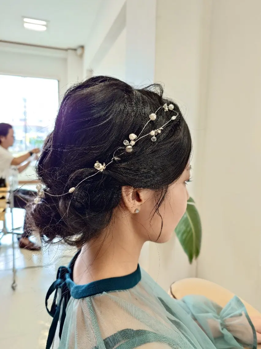 セミロング ヘアアレンジ ヘアセット ｷﾝｼﾞｮｳ ｴﾅﾐのヘアスタイル