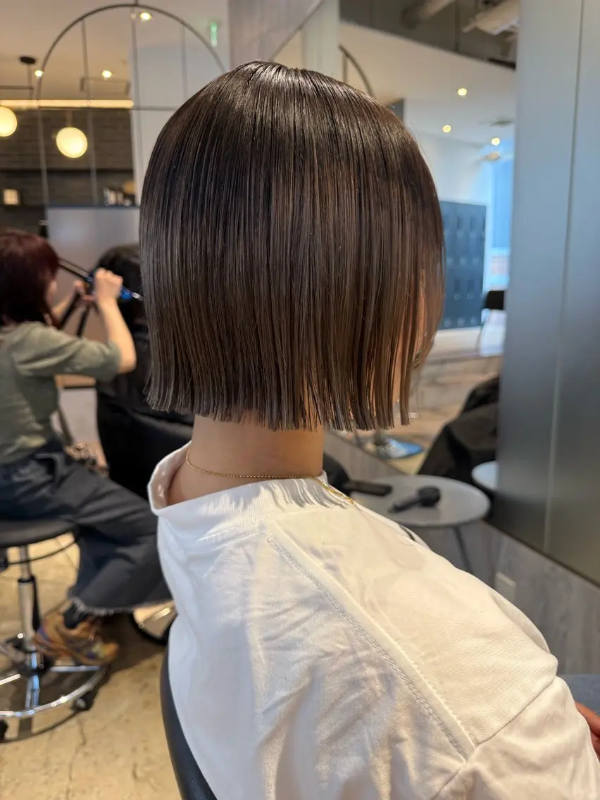 ミディアム ボブ 須藤 優真 切りっぱなしボブのヘアスタイル