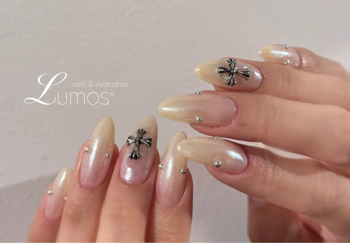 ネイル ハンドネイル Lumos Annのネイルデザイン