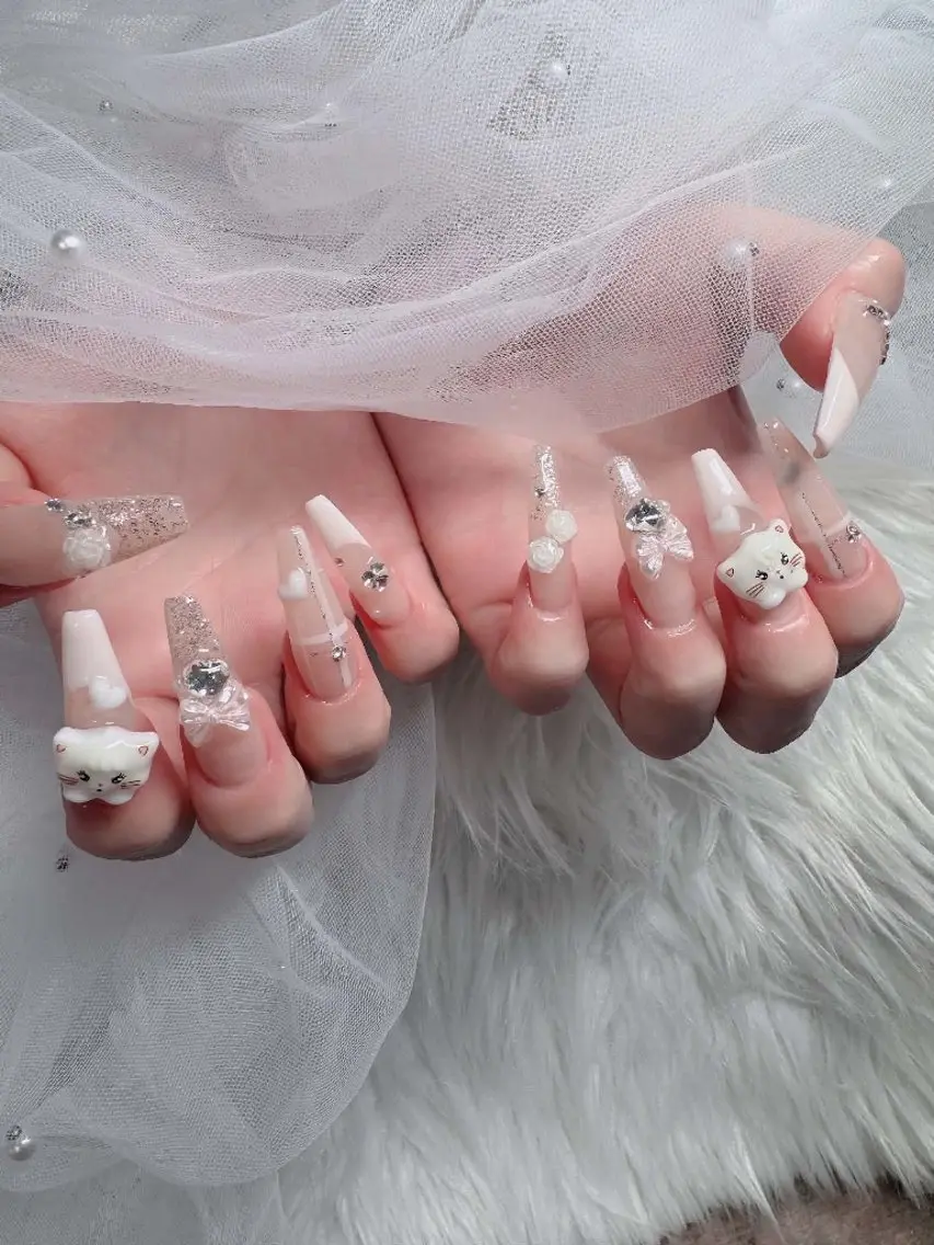ネイル チークネイル フレンチネイル キラキラネイル 韓国ネイル マグネットネイル ハンドネイル Buruberii hbaby nailのネイルデザイン