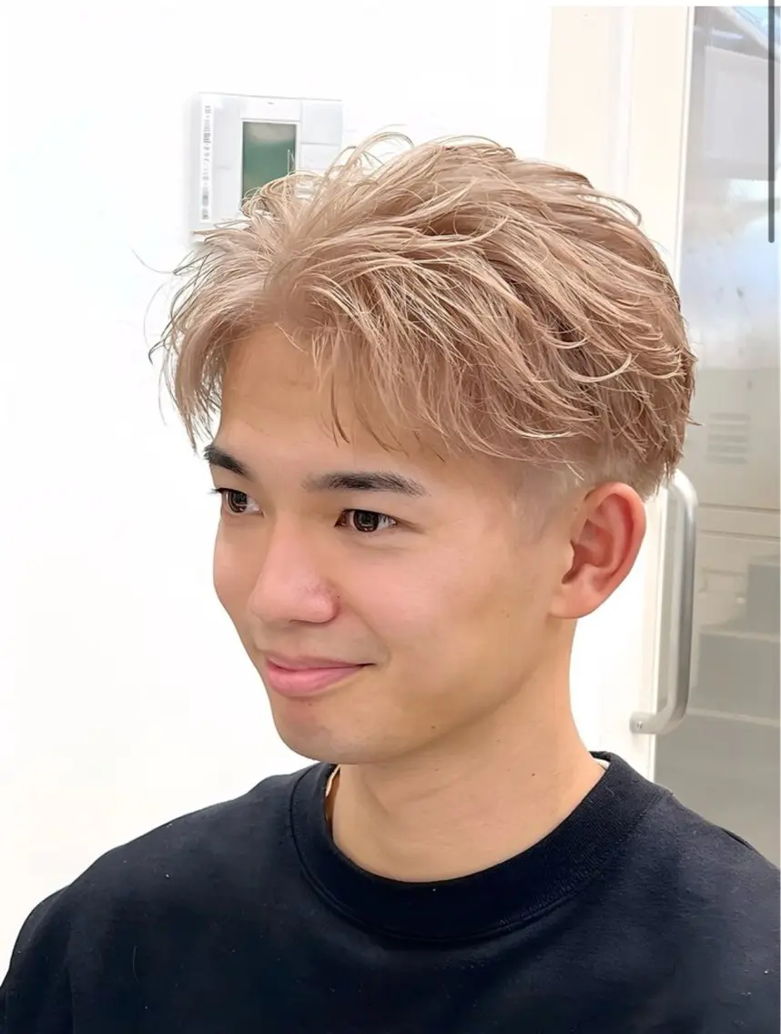 ショート カラー メンズ センターパート ベージュカラー オレンジ ヘアカラー ハイライトパーマ👑 パーマ特化🌀舜貴のヘアスタイル