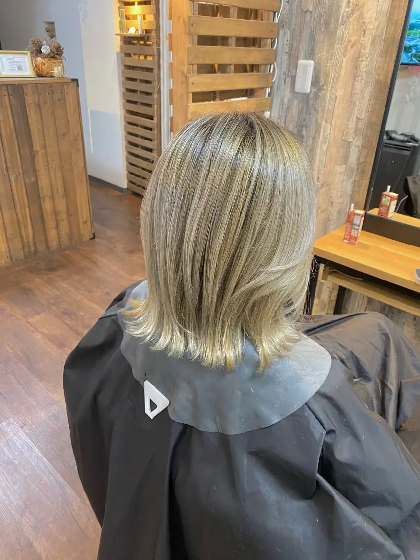 ミディアム カラー ブロンド カット ヘアカラー トリートメント Luzir⭐︎ GEN⭐︎のヘアスタイル
