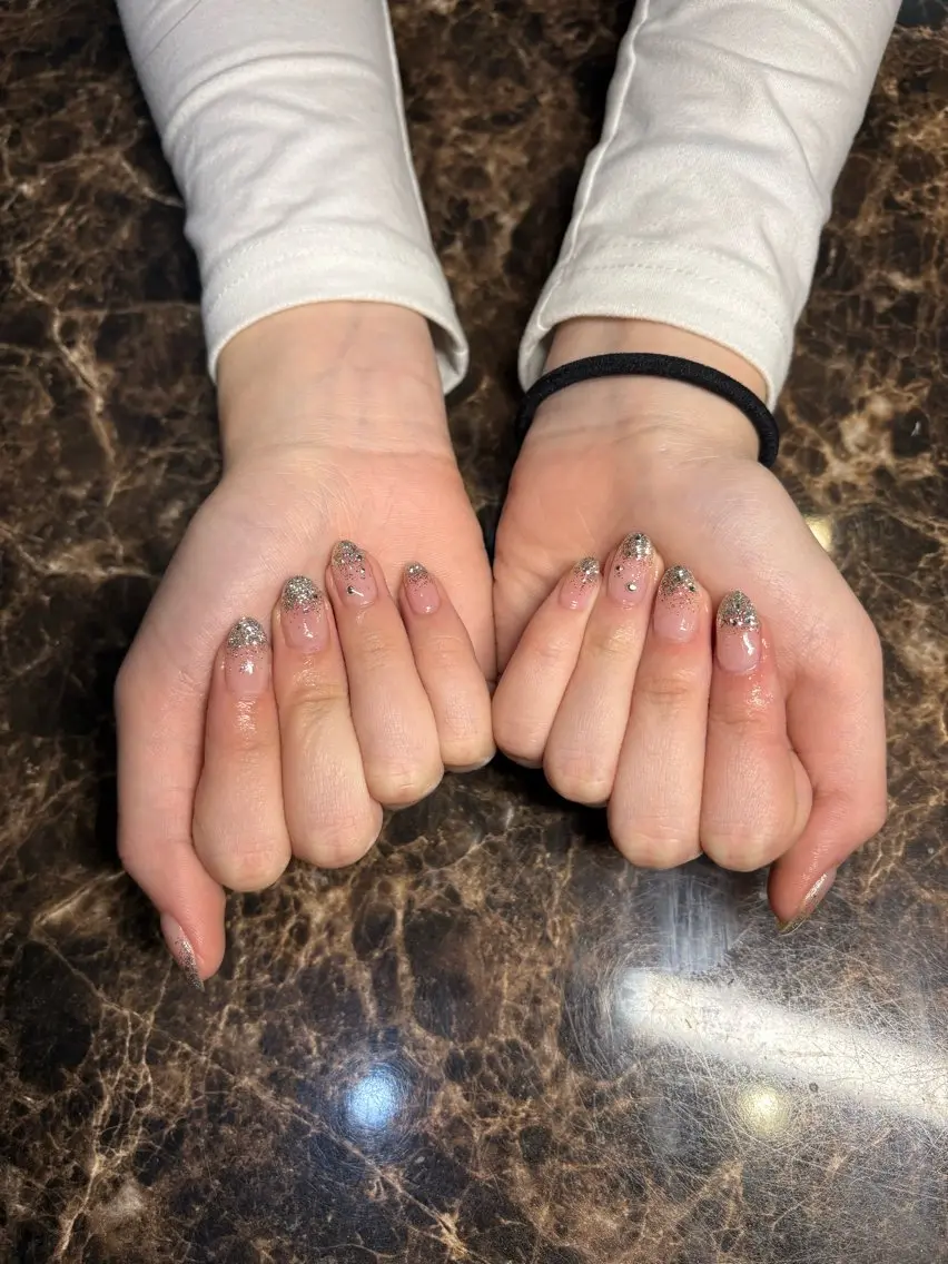 ネイル グラデーション ラメ(グリッター) ラメグラデーション ハンドネイル IROHA NAIL Rinonのネイルデザイン