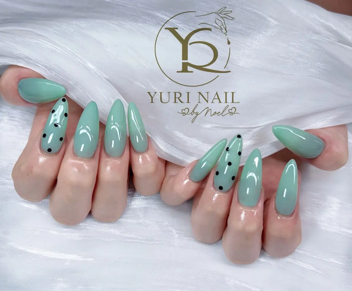 ネイル ハンドネイル フットネイル ハンドケア YURI Nail NARITAのネイルデザイン