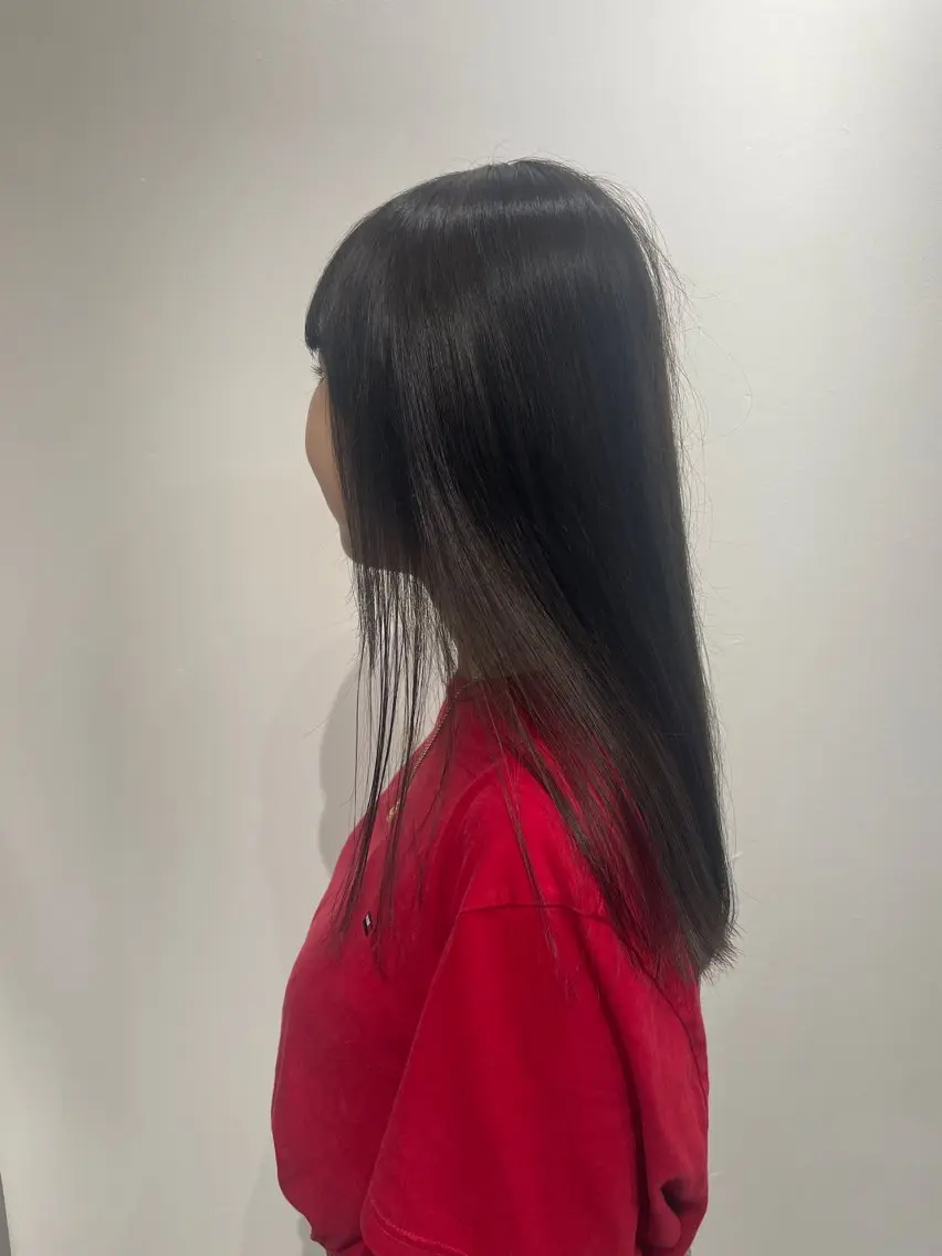 セミロング カラー ヘアカラー ヨシノ マナウのヘアスタイル