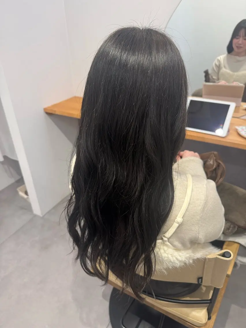 カラー 坪井 れあのヘアスタイル