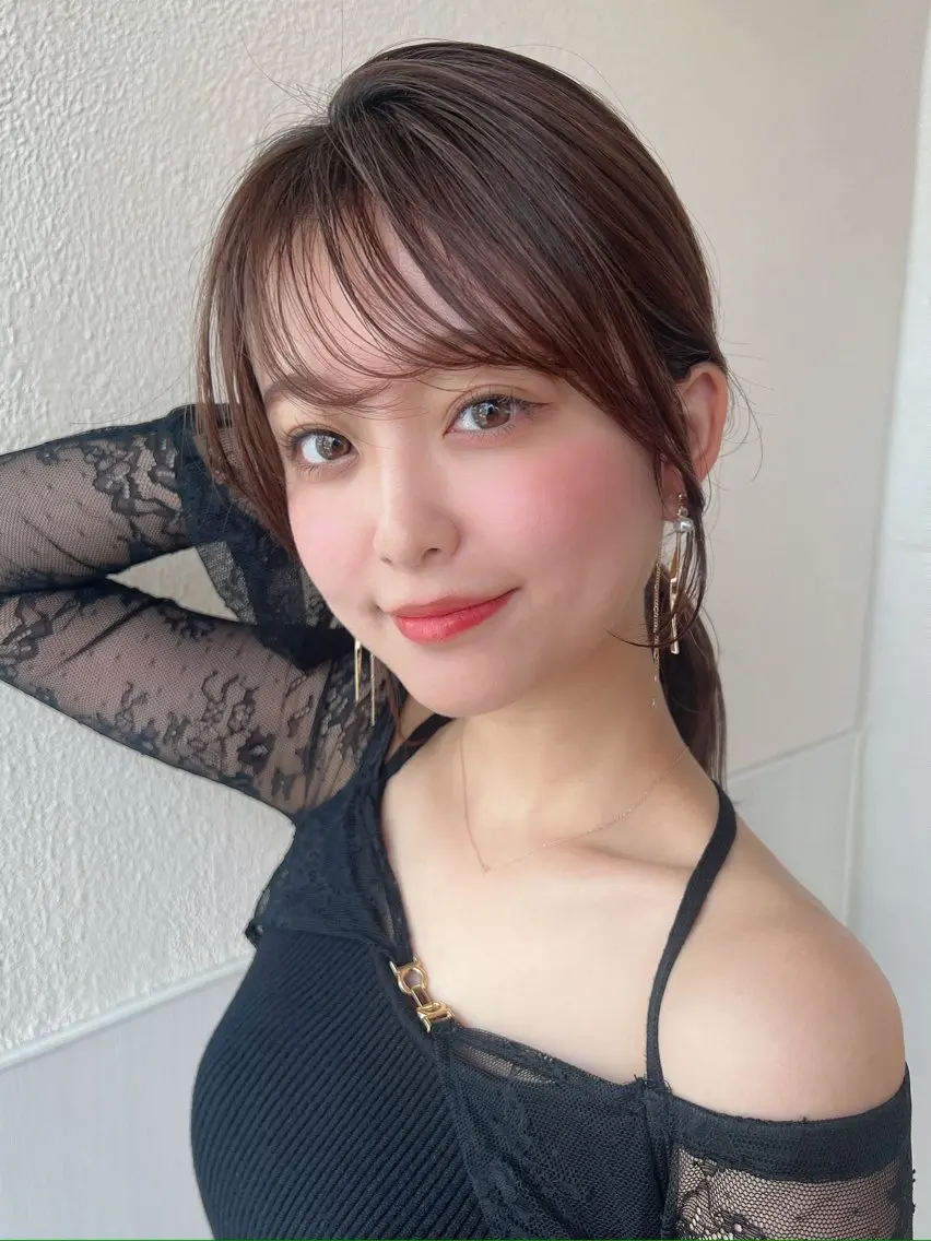 ミディアム カラー シースルーバング カット 山﨑 翼のヘアスタイル