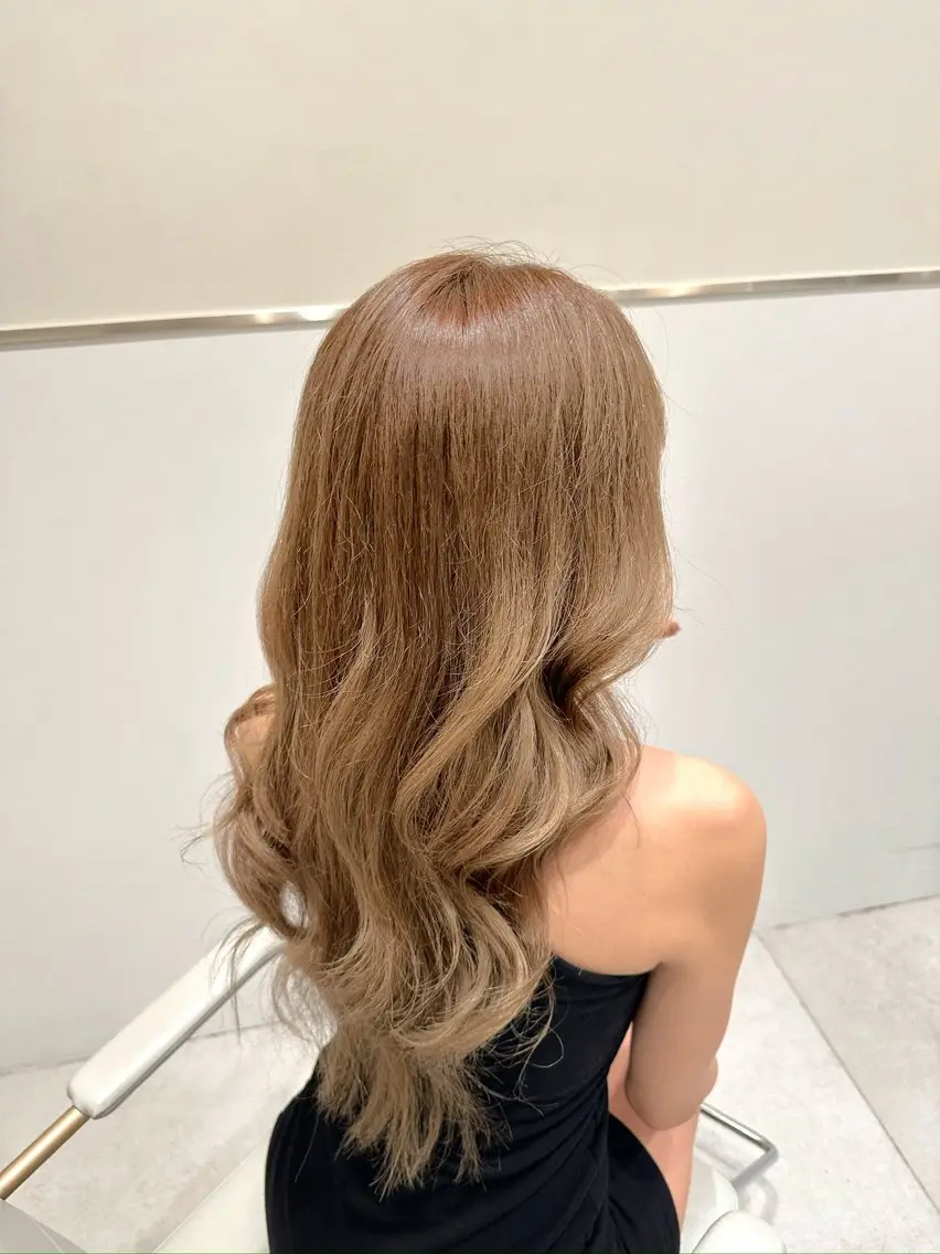 ロング カラー ハイトーンカラー ヘアカラー トリートメント ヘッドスパ ヘアセット 韓国ヘア/レイヤー/ 顔まわり/りょーとのヘアスタイル