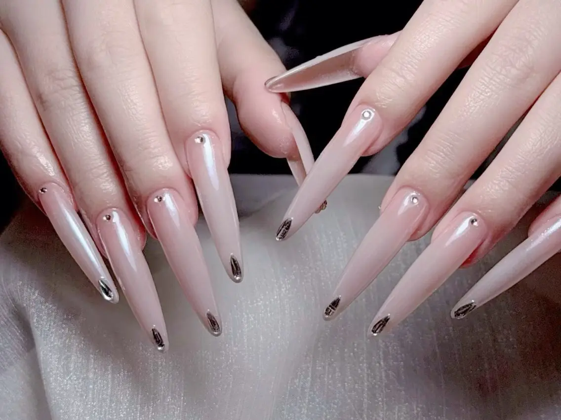 メンズ ネイル メンズ韓国風 アートネイル オーロラネイル チークネイル 長さ出し ハンドネイル NEW NAIL 池袋のネイルデザイン