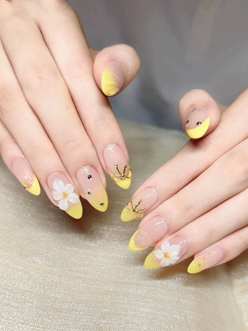 ネイル フレンチネイル グラデーション 持ち込み LUKA NAILのネイルデザイン