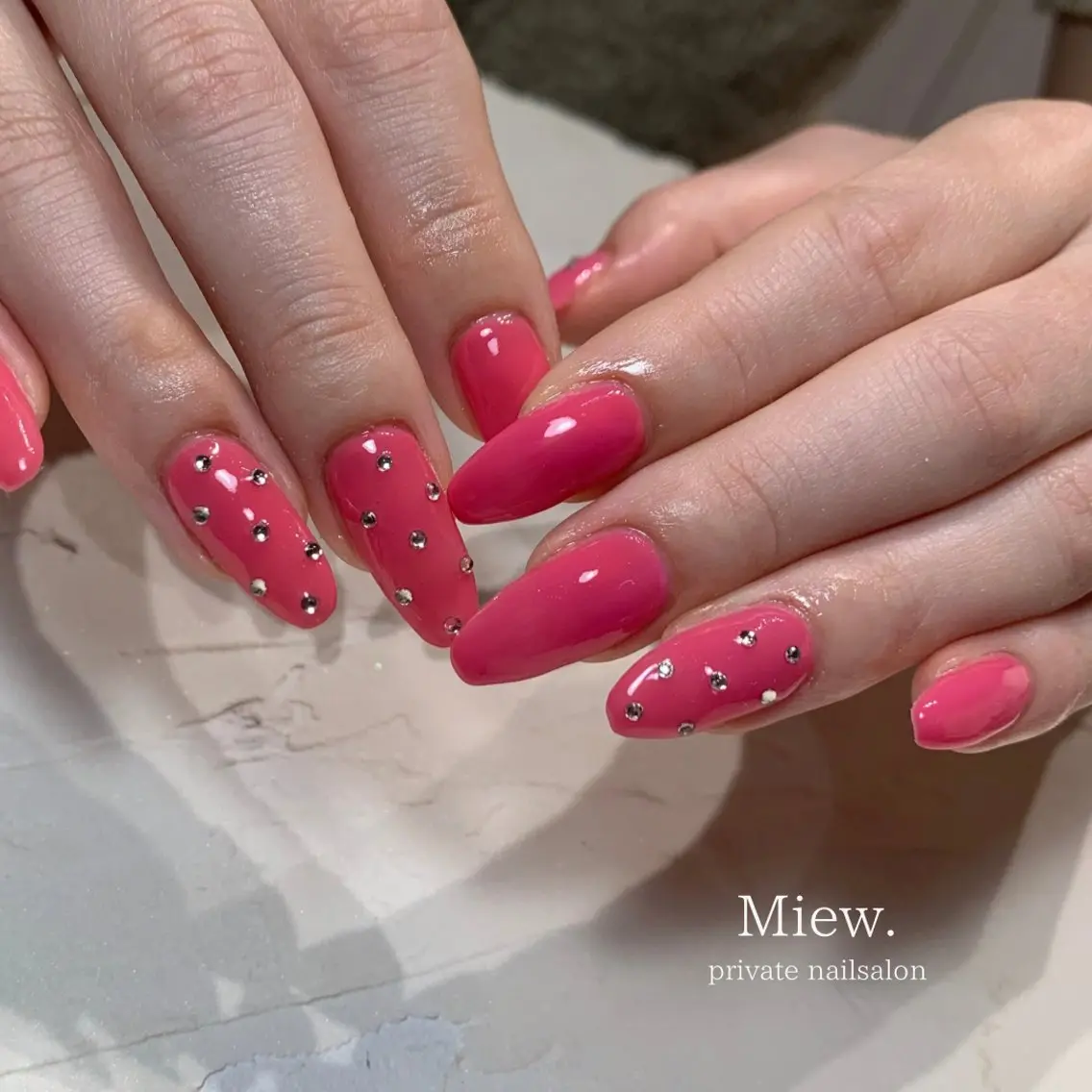 ネイル アートネイル ロングネイル ワンカラーネイル ショートネイル Mina🫧 【Miew.】のネイルデザイン