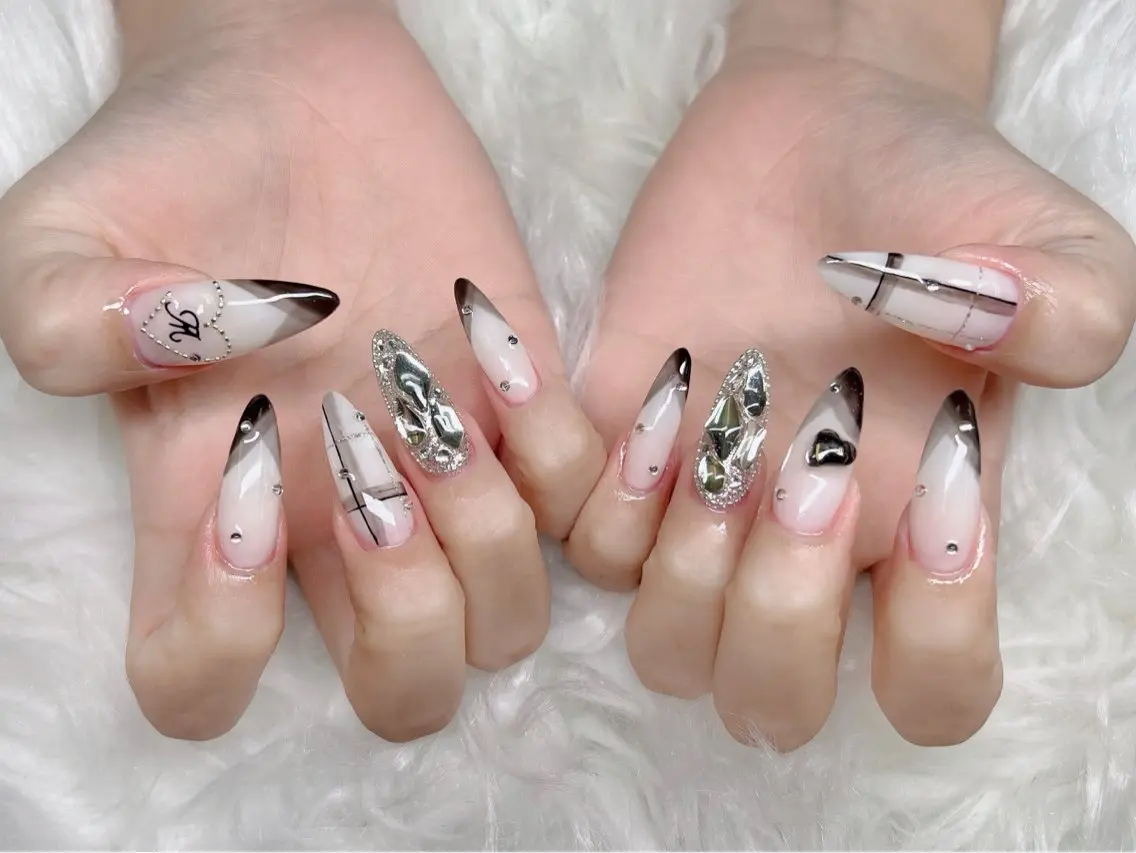 ネイル チークネイル ドット フレンチネイル グラデーション 韓国ネイル ハンドネイル Kei Nail Shibuyaのネイルデザイン