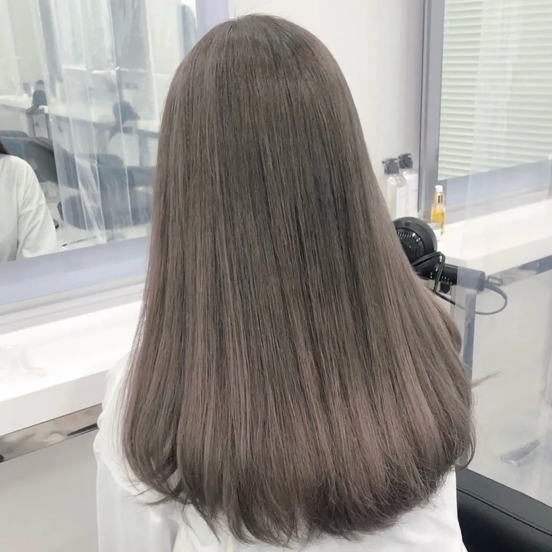 ミディアム 🤎ミルクティー/W カラー/HIROMUのヘアスタイル