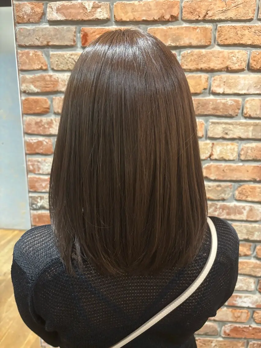 ミディアム チョコレートブラウン 矢部 菜々のヘアスタイル