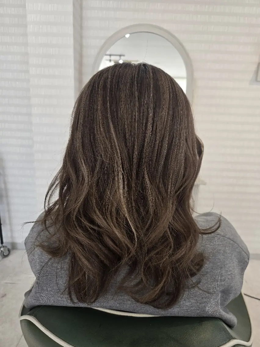 セミロング カット ヘアカラー トリートメント ハイライトならお任せ 福田 将太のヘアスタイル