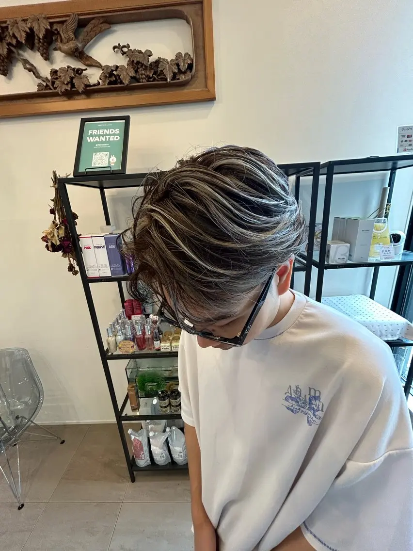 ミディアム ハイライト カット ヘアカラー 茂木 良太のネイルデザイン