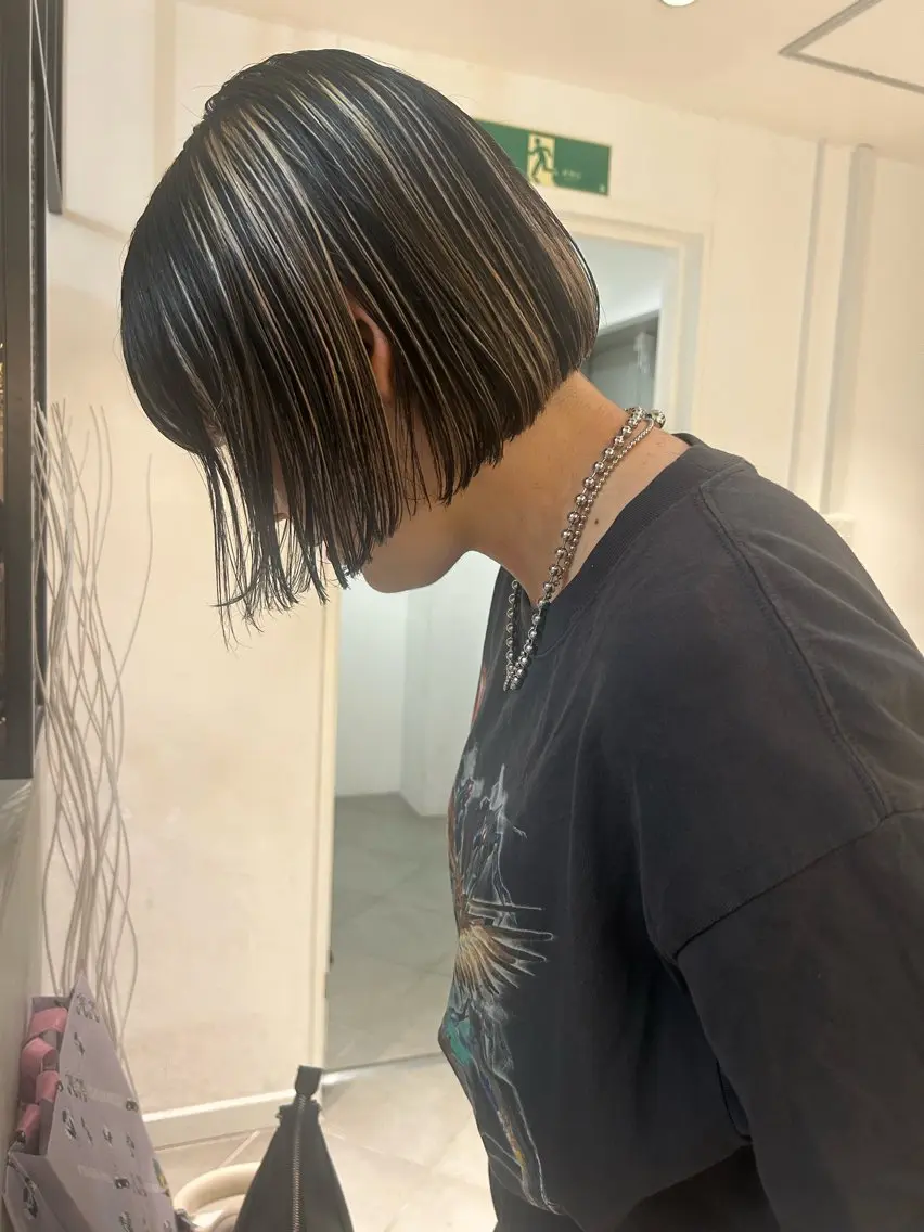 ショート カラー ブリーチ ケアブリーチ ハイライトカラー ボブ ハイライト カット ヘアカラー トリートメント 村上雅人 ナチュラルモードのヘアスタイル