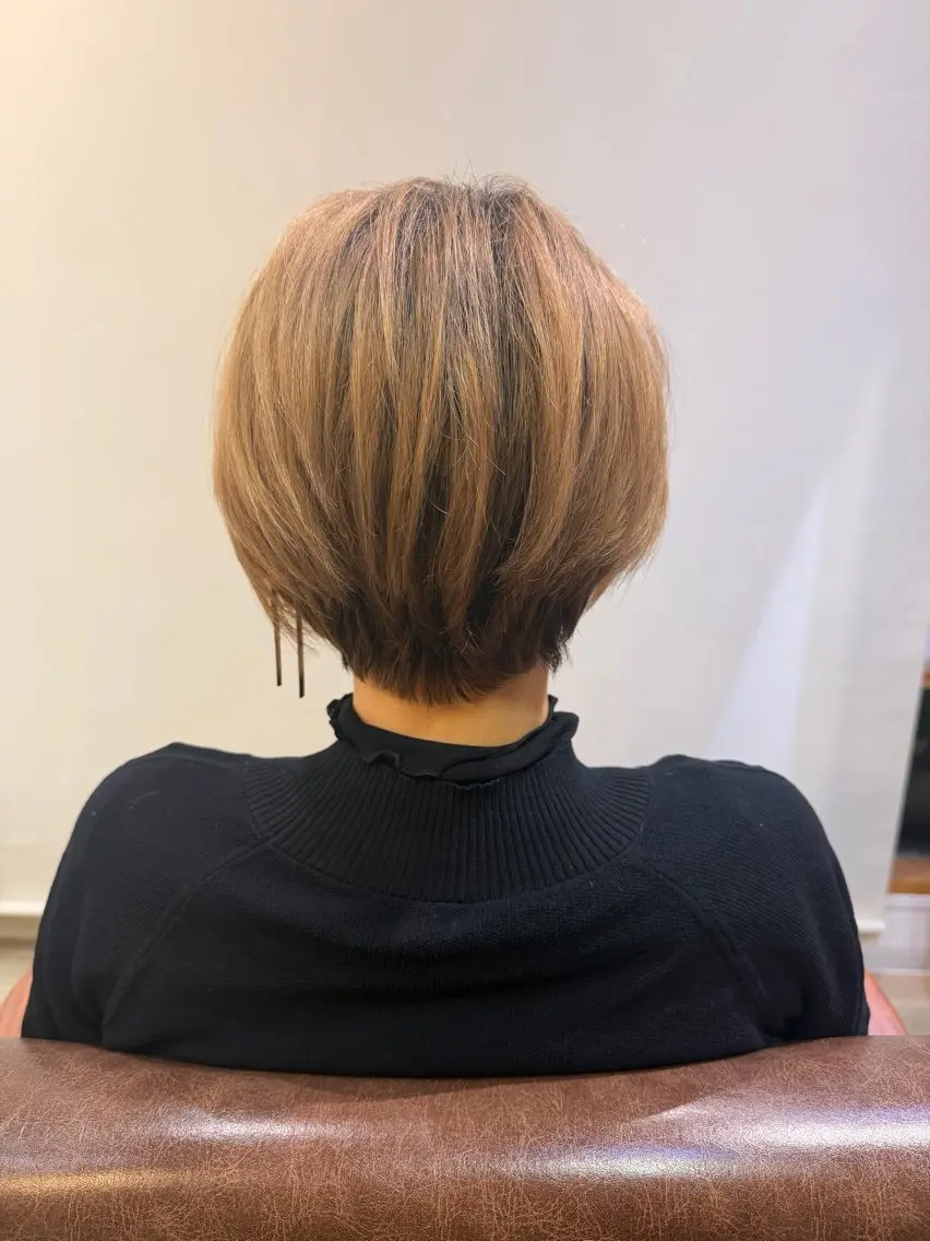 ショート moe 美髪矯正 ストレートのヘアスタイル