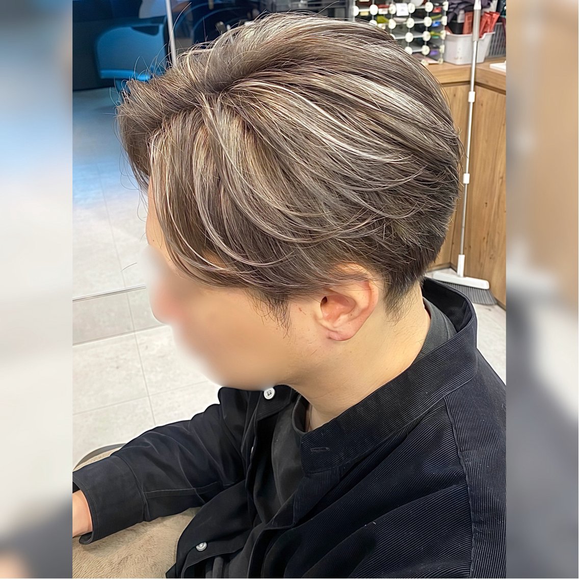ミディアム カラー メンズ ミディアムパーマ メンズバレイヤージュ メンズハイライト メンズパーマ バレイヤージュ カット ヘアカラー メンズショート/ センターパート/片山のヘアスタイル