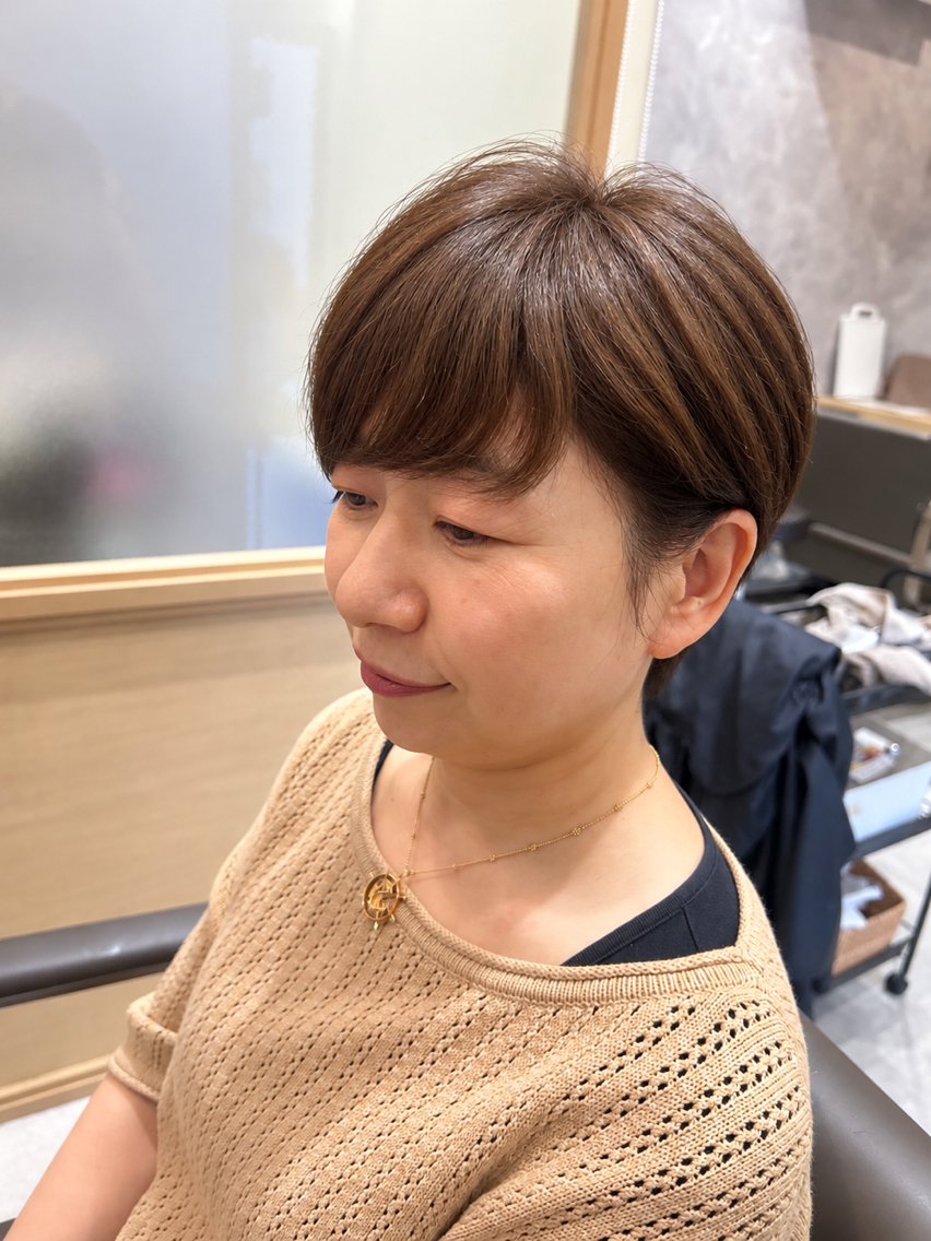 ショート カラー イヤリングカラー インナーカラー 卒業式のヘアスタイル カット ヘアカラー トリートメント ヘッドスパ 久木原 ゆりのヘアスタイル