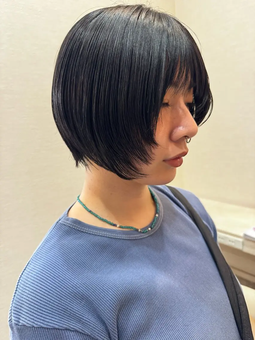 ショート カラー ショートレイヤー 黒髪 透明感カラー レイヤーカット ショートヘア カット ヘアカラー 伴藤 寿男のヘアスタイル