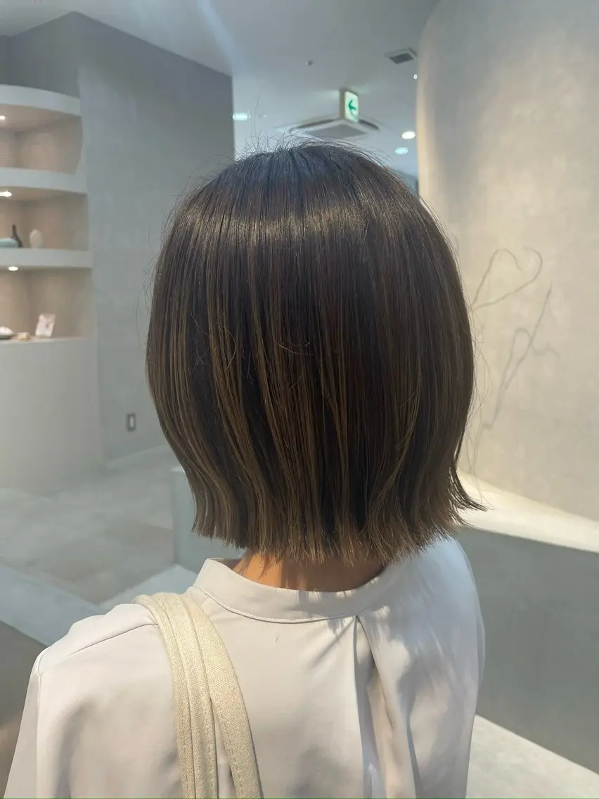ミディアム ボブ 外ハネヘア 吉川 コヒロのヘアスタイル