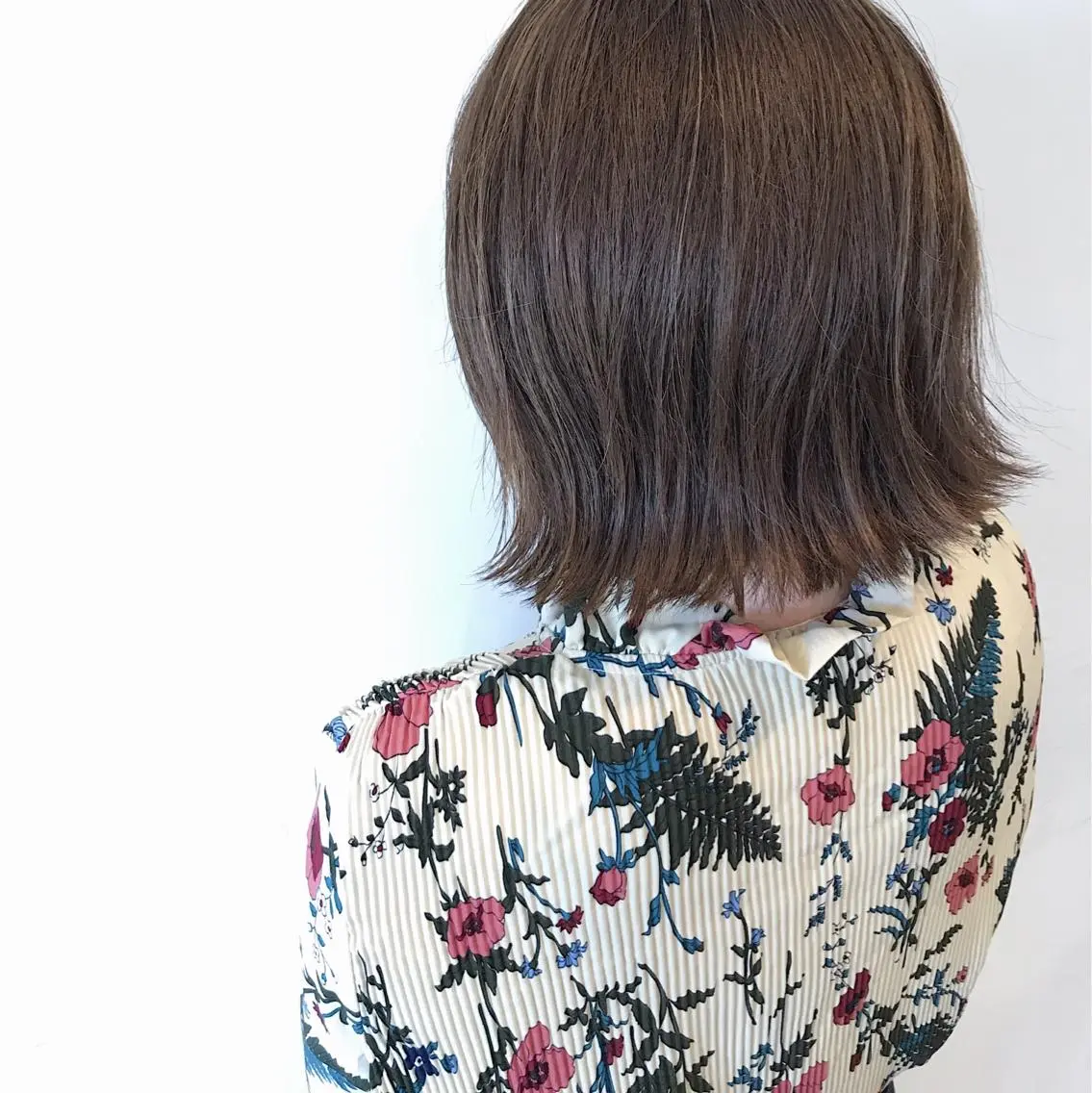 ミディアム ボブ ハイライト 佐藤 旭のヘアスタイル