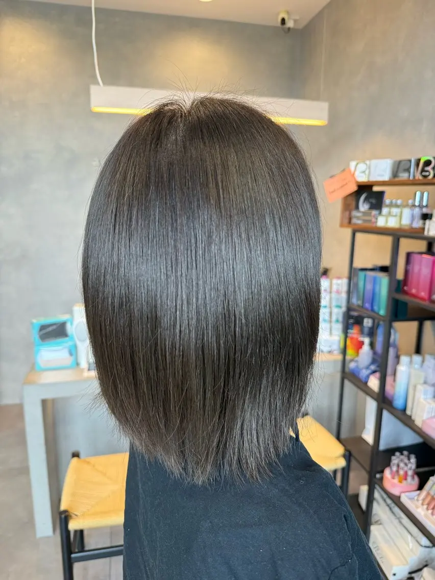 ミディアム カラー ハイライトカラー オリーブカラー ハイライト トリートメント ヘアカラー トリートメント 大崎 友莉のヘアスタイル