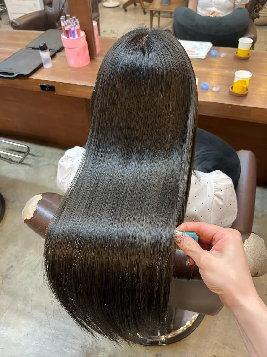 ロング カラー ブリーチ 透明感カラー トリートメント ヘアカラー トリートメント 川崎 かなでのヘアスタイル
