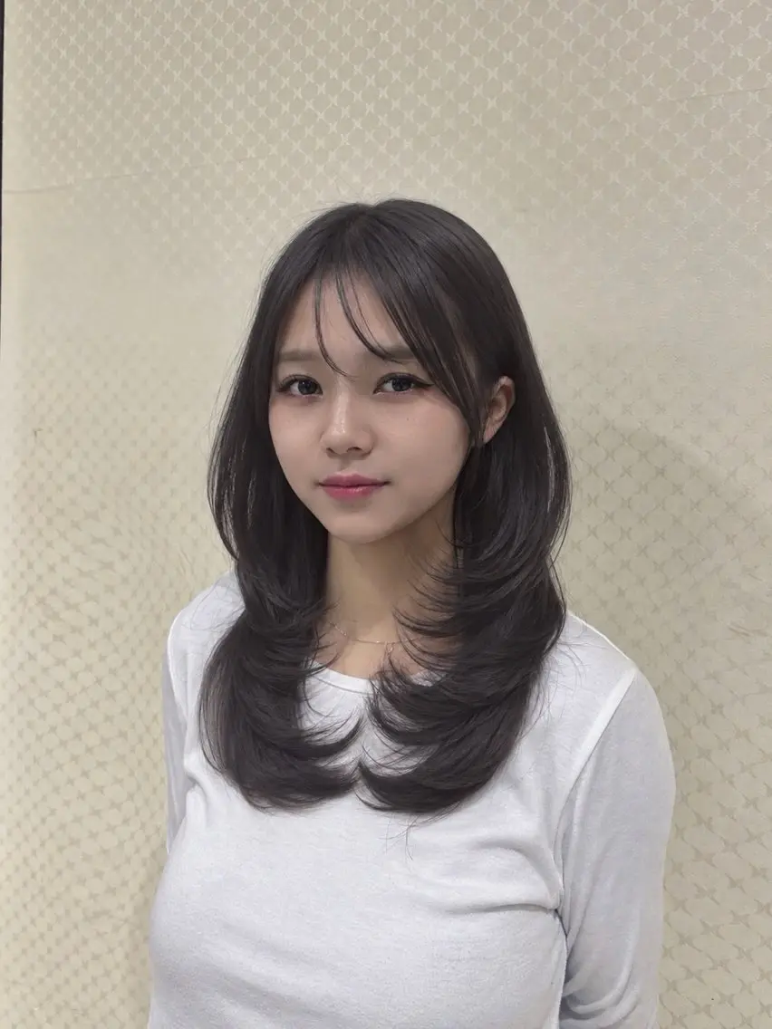 セミロング ハッシュカット レイヤーカット カット ヘアカラー トリートメント ヘアセット 韓国レイヤー/なんば /Takunaのヘアスタイル