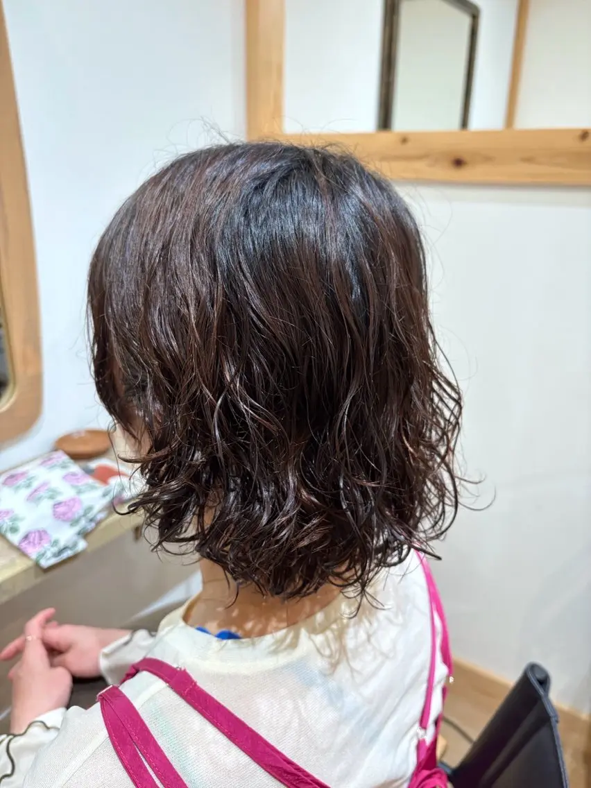ミディアム 山口 里莉のヘアスタイル