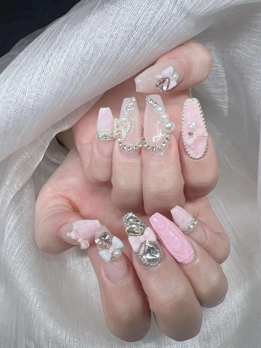 ネイル 長さ出し グラデーション 卒業式 キラキラネイル マグネットネイル ハンドネイル Lee Nailsのネイルデザイン
