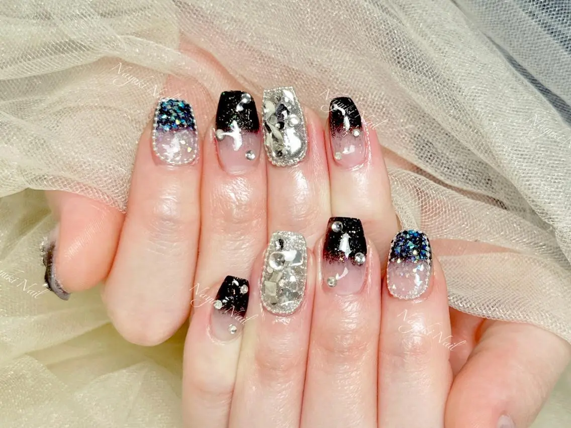 ネイル 🦋 Queenieのネイルデザイン