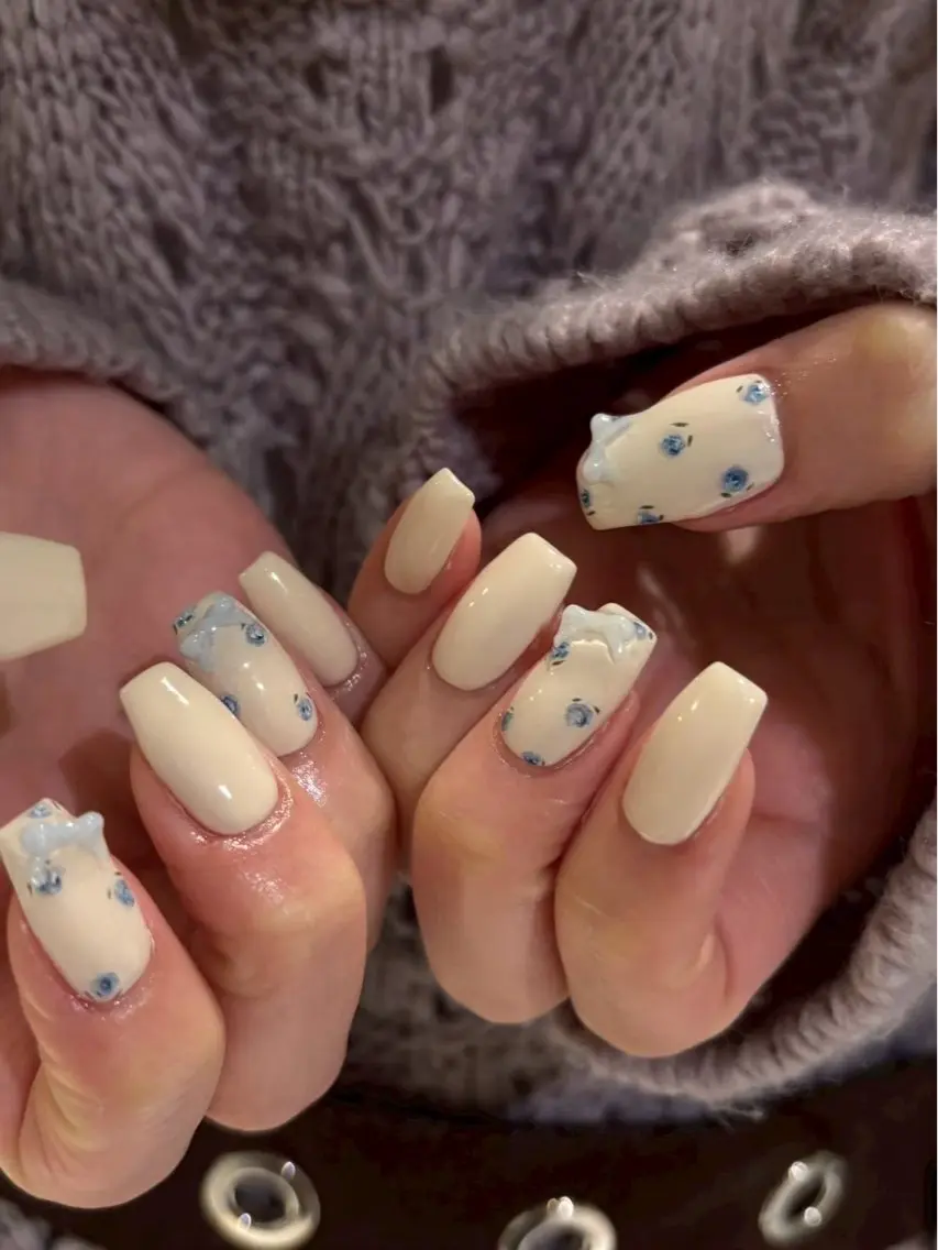ネイル 山元 美愛のネイルデザイン