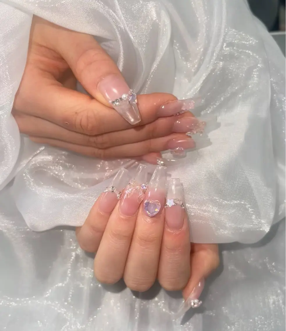 ネイル オーロラネイル クリアネイル 成人式 フラッシュネイル ジェルネイル ハンドネイル Amee Nail Salonのネイルデザイン