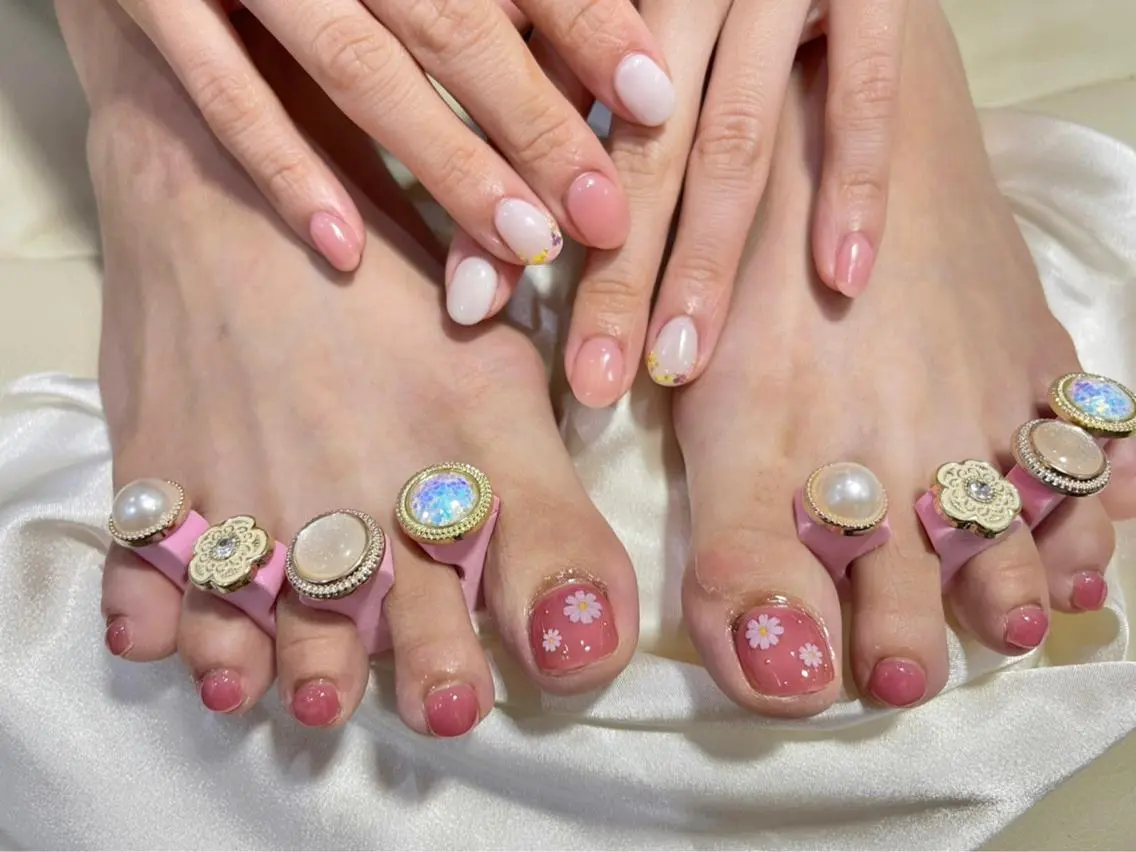 ネイル マツエク・マツパ アイブロウ 韓国風マツエク パリジェンヌラッシュリフト まつげパーマ 結婚式・ブライダル 長さ出し ハンドネイル フットネイル ハンドケア Nail&eye Belire 新宿のネイルデザイン