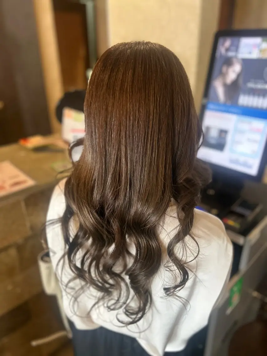 ブリーチなしダブルカラーとメンテナンスカット無料の写真