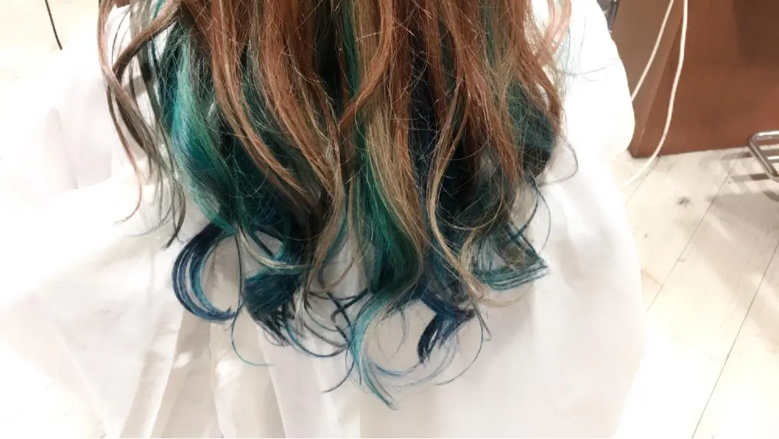 セミロング カラー グラデーションカラー ハイライトカラー ハイライト 【メンズカット】 澤下瑛一のヘアスタイル