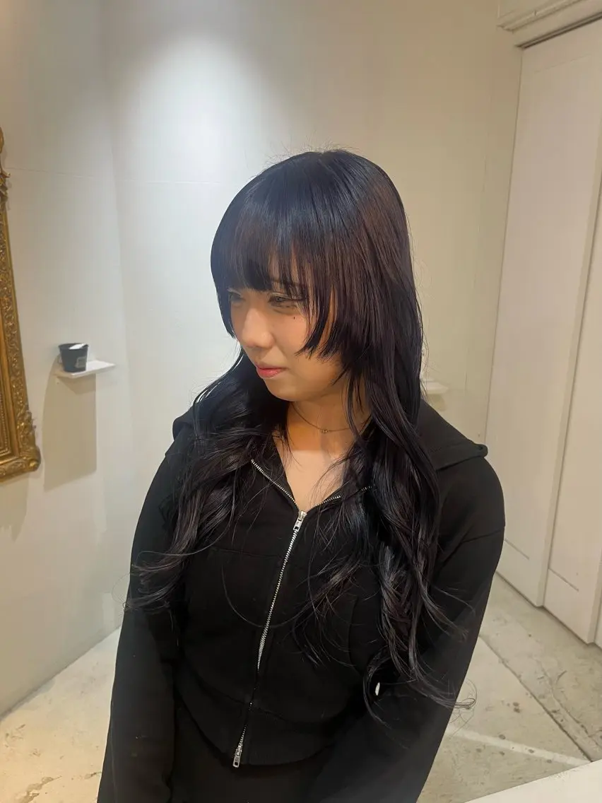 ロング アッシュ 🩶ハイトーン🖤 URARAのヘアスタイル