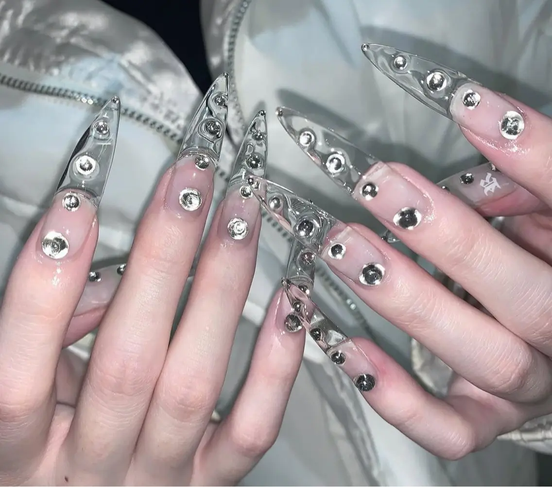 ネイル フレンチネイル ジェルネイル ガラスフレンチ ハロウィン ハート H.baby Nail Salonのネイルデザイン