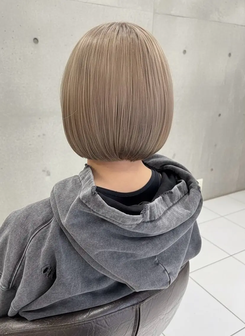 ミディアム カラー グレージュ ボブ ヘアカラー トリートメント グレージュ達人/赤み 消し/ブリーチ/岩崎のヘアスタイル