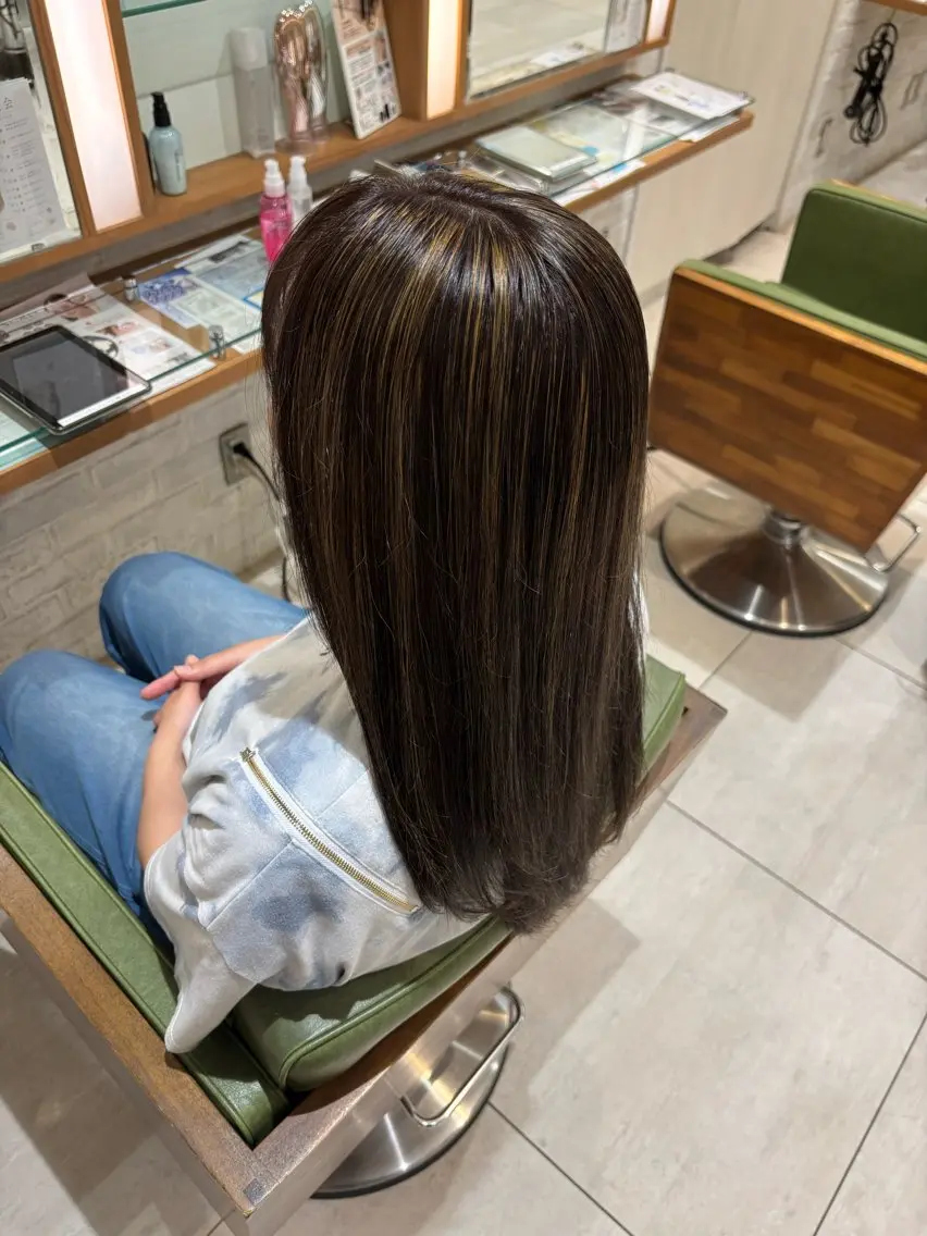 ロング ハイライト 小川 早喜のヘアスタイル
