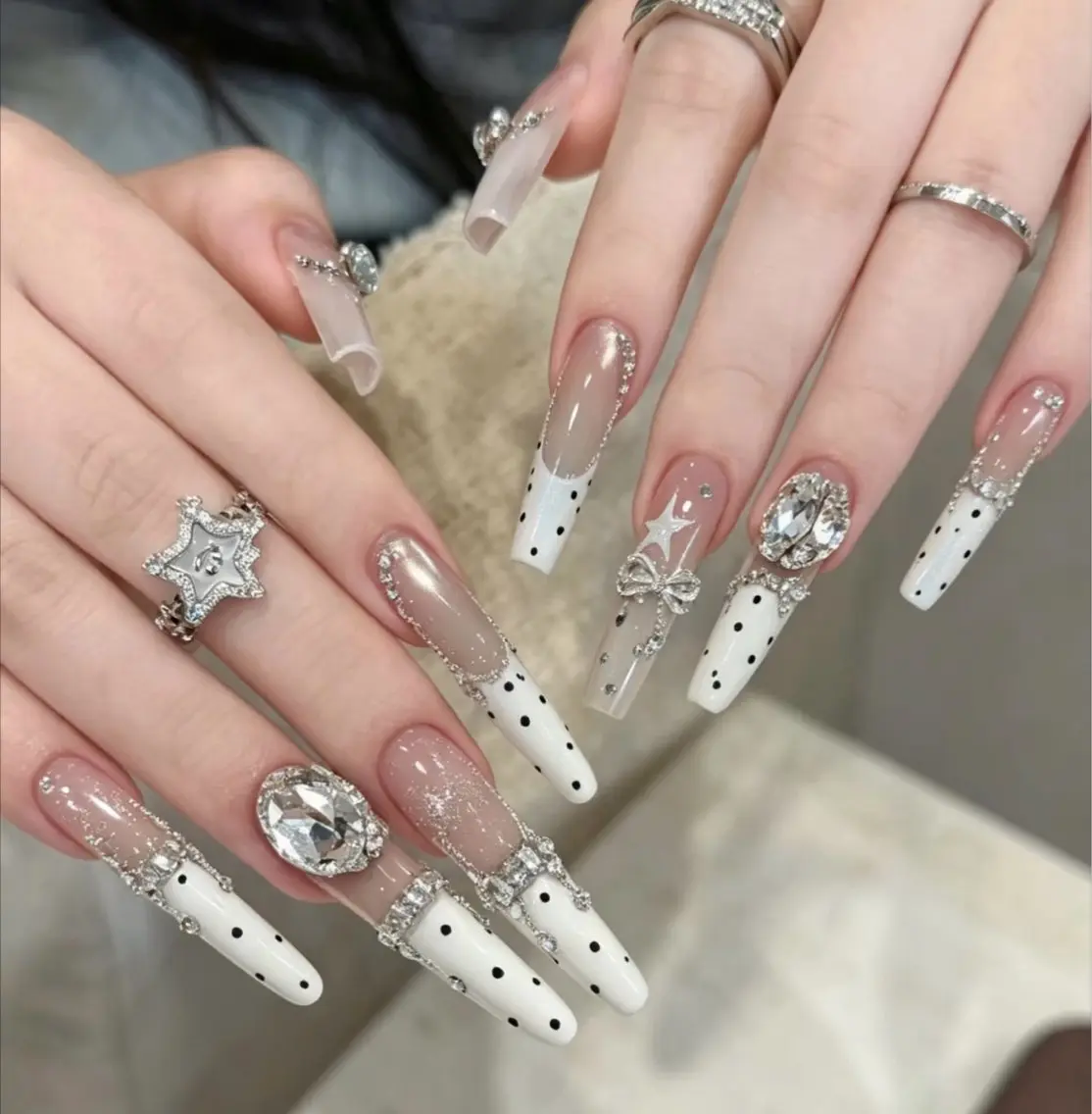 ネイル アートネイル ジェルネイル 韓国ネイル ニュアンスネイル シンプルネイル ハンドネイル ハンドケア Anna Melia Nailのネイルデザイン