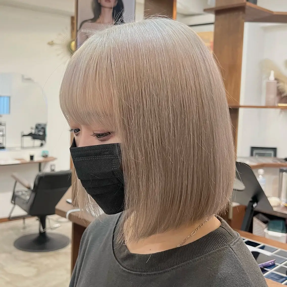 ショート カラー ブリーチ グレージュ カット ヘアカラー Ami ケアブリーチ/表参道のヘアスタイル