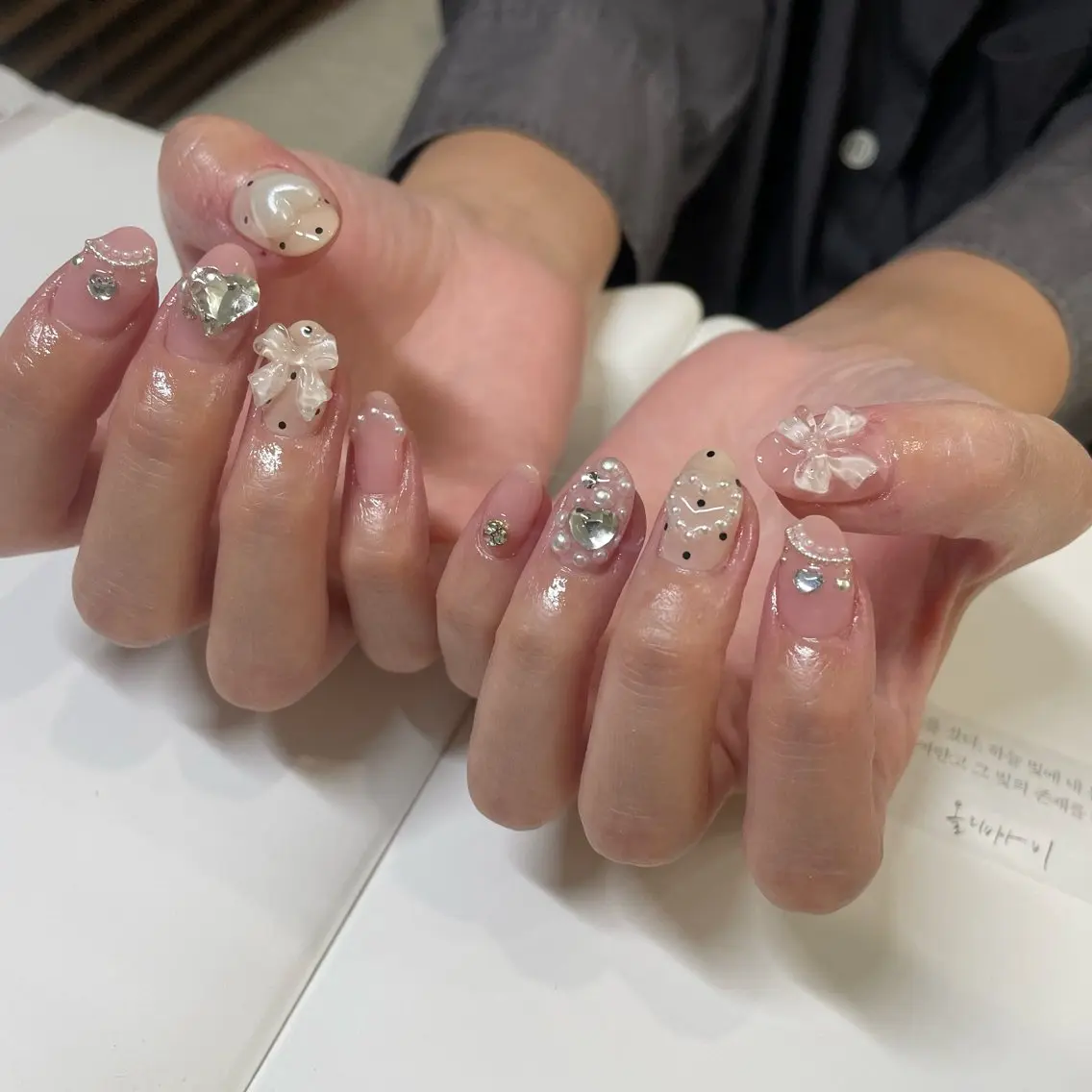 ネイル ハンドネイル ネイルズシャトン🪡 ネイリスト齊藤のネイルデザイン