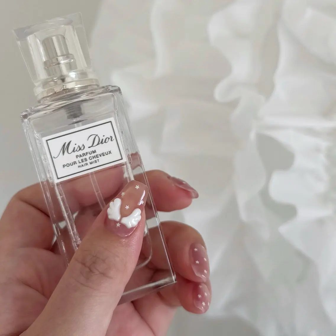 ネイル シュシュ 🎀 girly nailのネイルデザイン