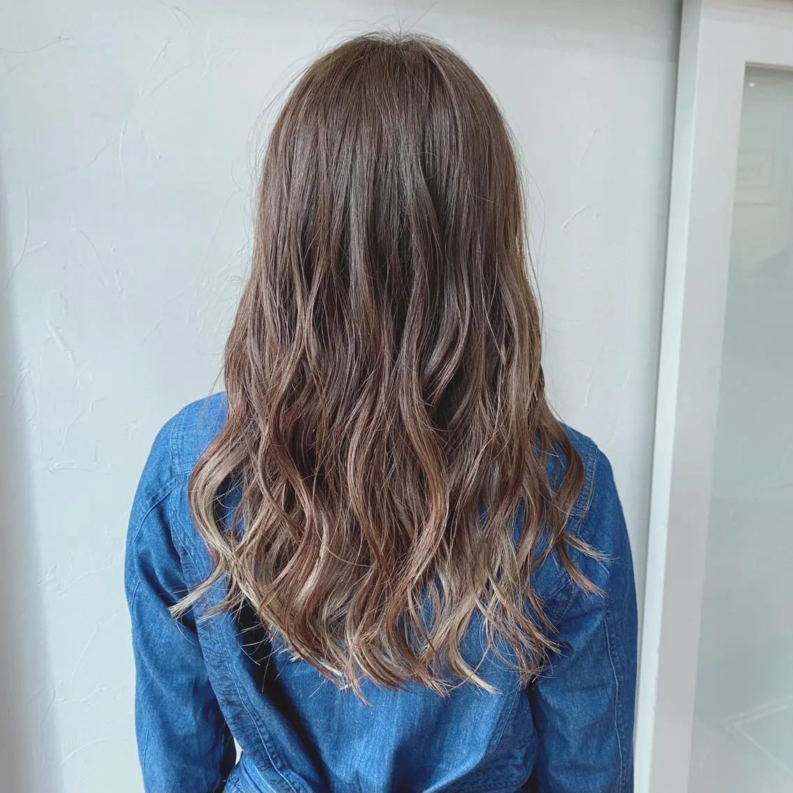 ロング ショート/レイヤー カット/服部タカノリのヘアスタイル