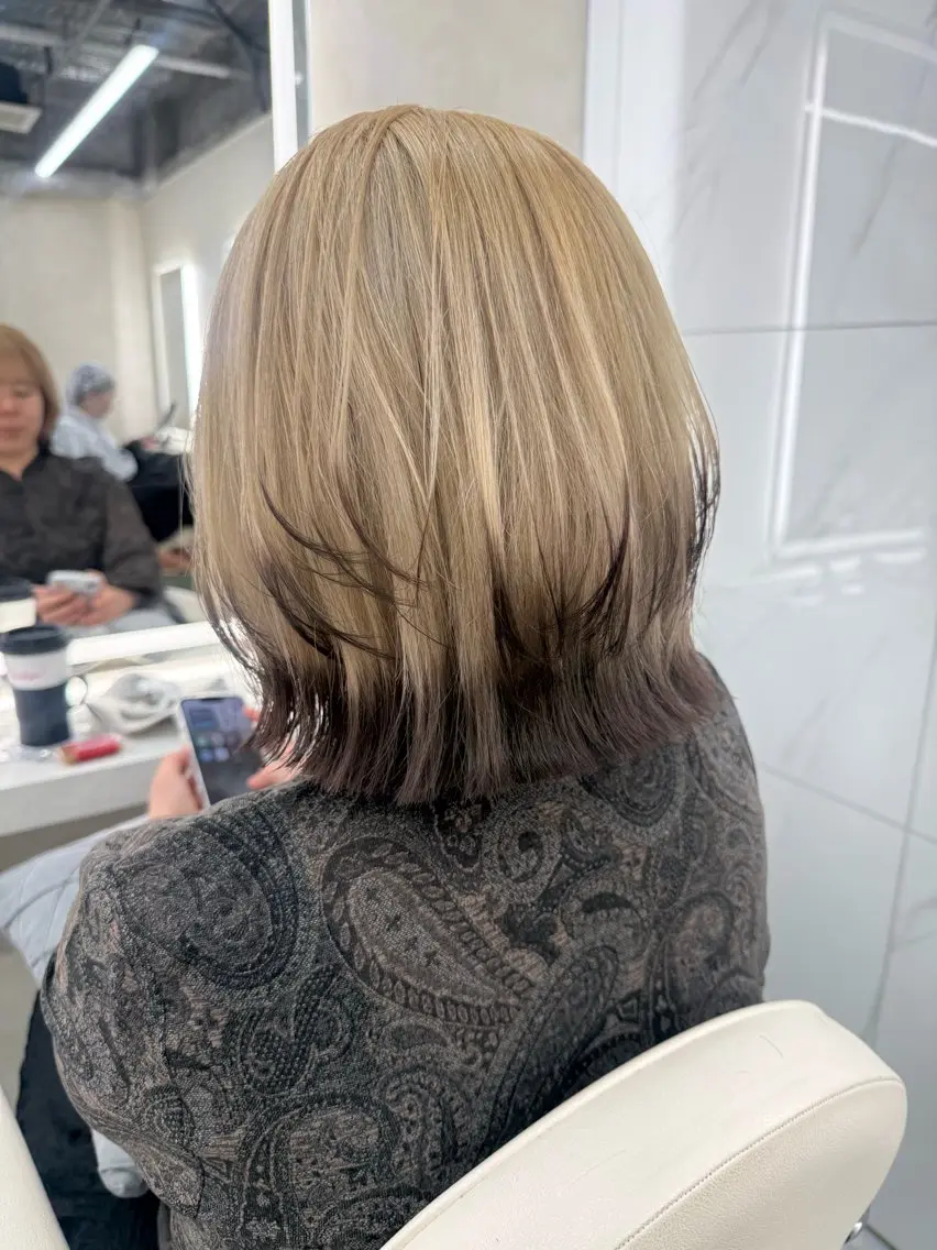 ショート くびれヘア くびれレイヤー レイヤーカット カット ヘアカラー トリートメント レイヤー/ブリーチ/ 新宿/福元実希のヘアスタイル