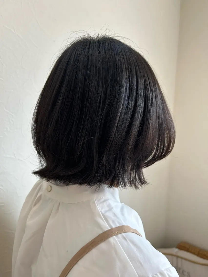 ミディアム くびれヘア レイヤーカット 外ハネヘア 鏡原 実和のヘアスタイル